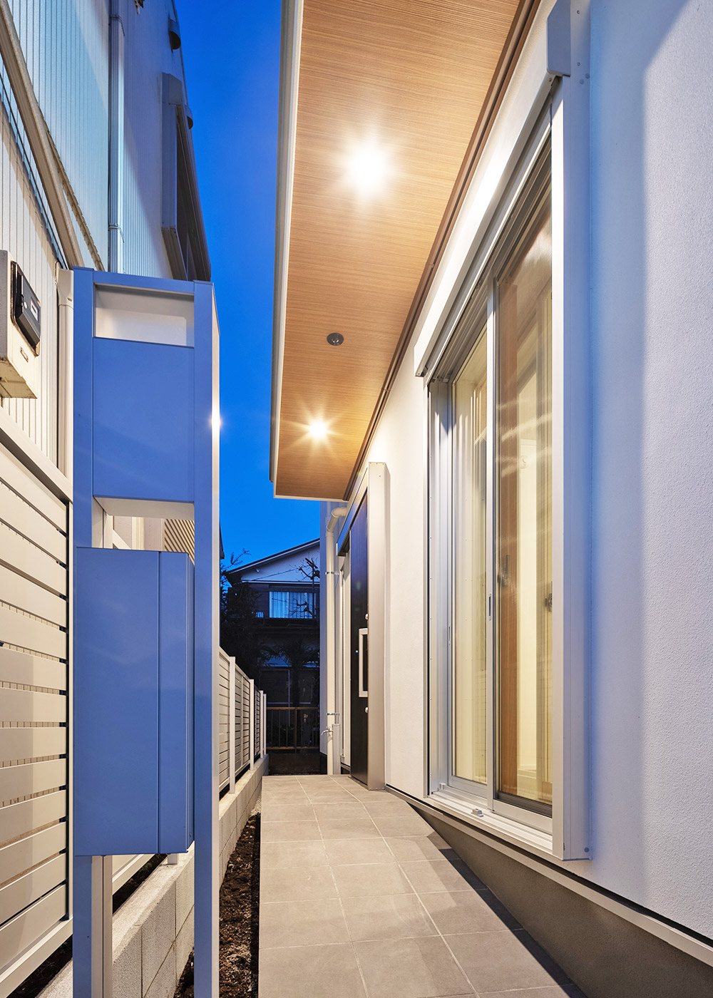 玄関 エントランスポーチ施工例 デザイン住宅 リノベーションの1010house